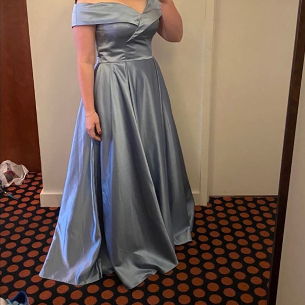 Prom Dress - Picture 3 of 4